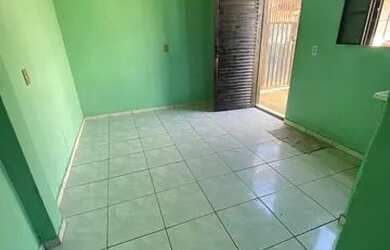 Imagem: A casa possui 1 Dormitório, 1 Banheiro e está localizado