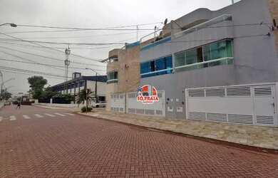 Imagem: A casa possui 3 Dormitórios, 1 Banheiro, 2 Vagas na garagem