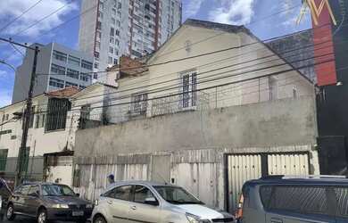 Imagem: A casa possui 4 Dormitórios, 4 Banheiros, 4 Vagas na garagem