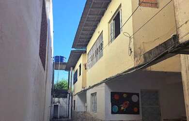 Imagem: A casa possui 3 Dormitórios, 3 Banheiros, 1 Vaga na garagem