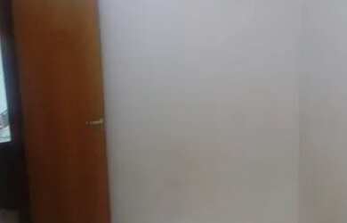 Imagem: A casa possui 3 Dormitórios, 1 Banheiro, 3 Vagas na garagem