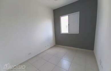 Imagem: O apartamento possui 3 Dormitórios, 1 Banheiro, 2 Vagas na