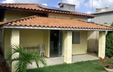 Imagem: A casa em condomínio possui 3 Dormitórios, 3 Banheiros, 2