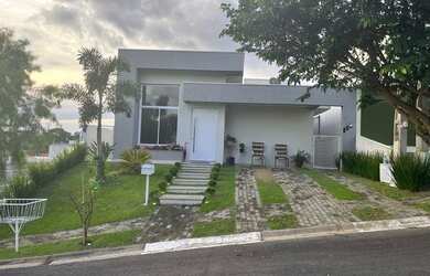 Imagem 1: Linda casa pra locação e venda no condomínio Terras de Atibaia SP