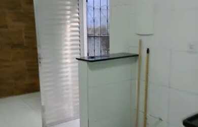 Imagem: A casa possui 2 Dormitórios, 1 Banheiro e está localizado