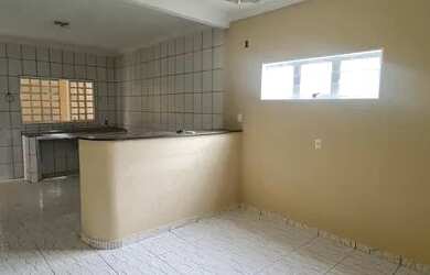 Imagem: A casa possui 2 Dormitórios, 1 Banheiro, 150m² de Área e