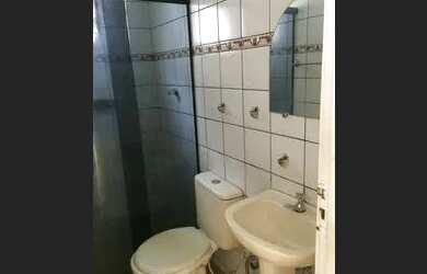 Imagem: O apartamento possui 2 Dormitórios, 1 Banheiro e está localizado