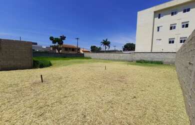 Imagem: O terreno possui 700m² de Área e está localizado em Parque