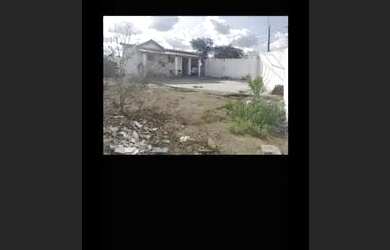 Imagem: A casa possui 2 Dormitórios, 1 Banheiro, 5 Vagas na garagem