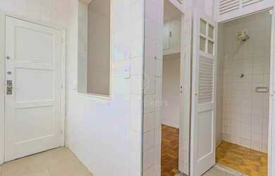 Imagem: O apartamento possui 3 Dormitórios, 2 Banheiros, 1 Vaga na