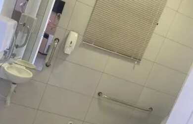 Imagem: A casa possui 3 Dormitórios, 2 Banheiros e está localizado