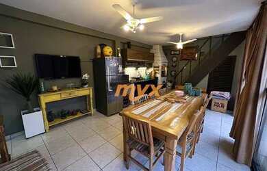 Imagem: A casa possui 3 Dormitórios, 4 Banheiros, 2 Vagas na garagem