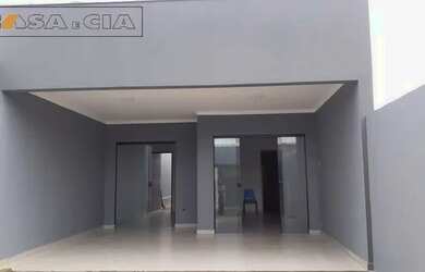 Imagem: A casa possui 3 Dormitórios, 1 Banheiro, 4 Vagas na garagem