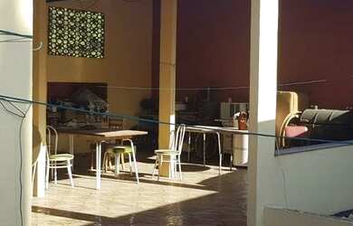 Imagem: A casa possui 3 Dormitórios, 3 Banheiros, 2 Vagas na garagem