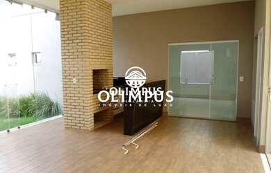 Imagem: A casa possui 3 Dormitórios, 5 Banheiros, 3 Vagas na garagem