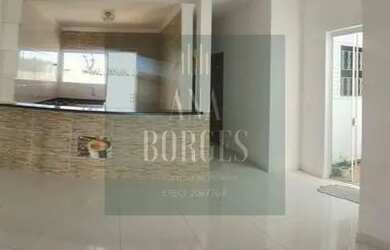 Imagem: A casa possui 3 Dormitórios, 3 Banheiros, 2 Vagas na garagem