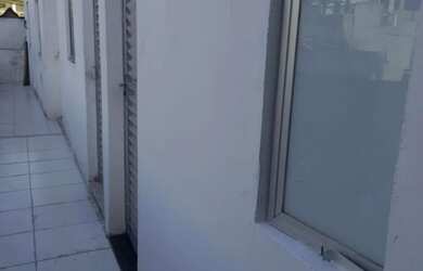 Imagem: A kitnet possui 1 Dormitório, 1 Vaga na garagem e está localizado