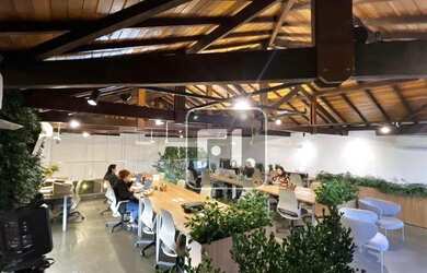 Imagem: O depósito possui 2 Vagas na garagem, 250m² de Área e está