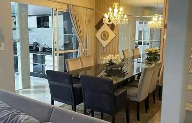 Imagem: A casa em condomínio possui 4 Dormitórios, 4 Banheiros, 2