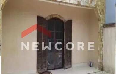 Imagem: A casa à venda possui 3 Dormitórios, 2 Banheiros, 2 Vagas