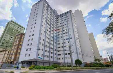 Imagem: O apartamento possui 3 Dormitórios, 1 Banheiro, 1 Vaga na garagem