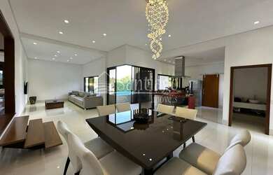 Imagem: A casa em condomínio possui 3 Dormitórios, 5 Banheiros, 4