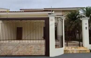 Imagem: CASA COM PISCINA - JD. OURO VERDE