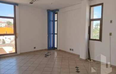 Imagem: O depósito possui 1 Vaga na garagem, 80m² de Área e está