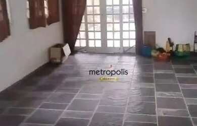 Imagem: A casa possui 5 Dormitórios, 5 Banheiros, 4 Vagas na garagem