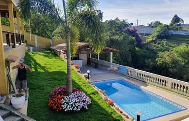 Imagem: A pousada chalé possui 4 Dormitórios, Acomodam 20 pessoas