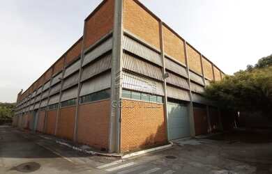 Imagem: O depósito possui 5 Vagas na garagem, 2200m² de Área e está