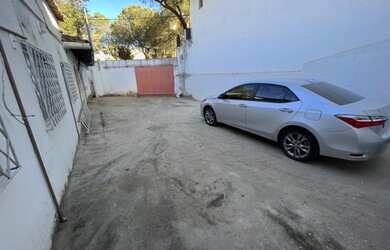 Imagem: A casa possui 5 Dormitórios, 3 Banheiros, 5 Vagas na garagem