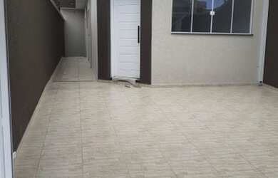 Imagem: A casa possui 2 Dormitórios, 2 Banheiros, 1 Vaga na garagem