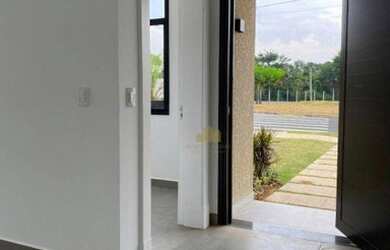 Imagem: A casa em condomínio possui 3 Dormitórios, 4 Banheiros e 216m²