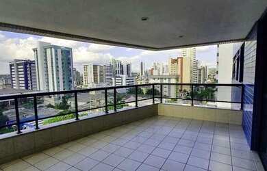 Imagem: O apartamento possui 4 Dormitórios, 4 Banheiros, 2 Vagas na