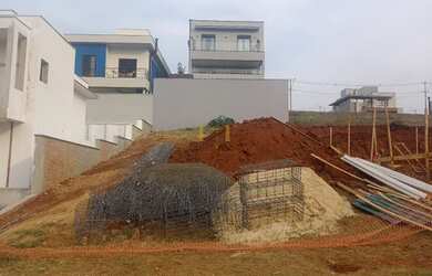 Imagem: O terreno possui 322m² de Área e está localizado em Santa