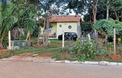 Imagem: A casa em condomínio possui 2 Dormitórios, 1 Banheiro, 80m²