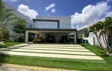 Imagem: A casa em condomínio possui 5 Dormitórios, 5 Banheiros, 5