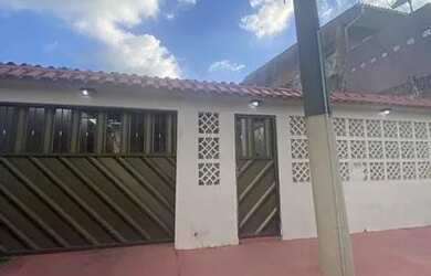 Imagem: A casa em condomínio possui 2 Dormitórios, 1 Banheiro, 3 Vagas