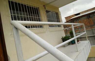 Imagem: A casa possui 2 Dormitórios, 1 Banheiro, 1 Vaga na garagem