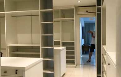 Imagem 11: Casa de condomínio para venda tem 700 metros quadrados com 5 quartos