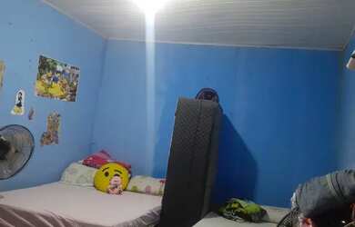 Imagem: A casa possui 1 Dormitório, 1 Banheiro, 1 Vaga na garagem