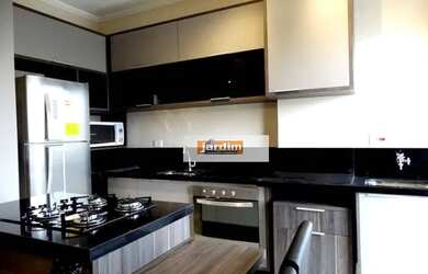 Imagem: O apartamento possui 2 Dormitórios, 1 Banheiro, 1 Vaga na garagem