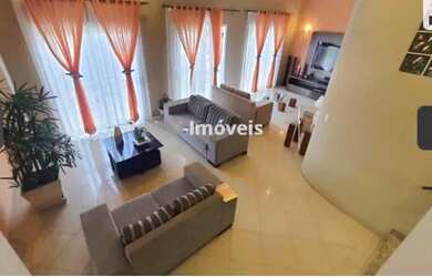 Imagem: A casa em condomínio possui 4 Dormitórios, 4 Banheiros, 3