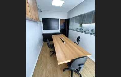 Imagem: O depósito possui 1 Vaga na garagem e 40m² de Área e está