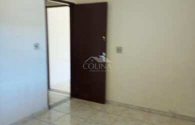 Imagem: A casa possui 2 Dormitórios, 1 Banheiro, 2 Vagas na garagem