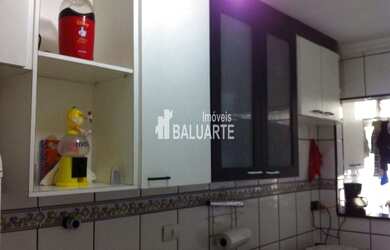 Imagem: O apartamento possui 3 Dormitórios, 1 Banheiro, 1 Vaga na garagem