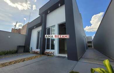 Imagem: A casa possui 3 Dormitórios, 3 Banheiros, 113m² de Área e