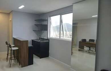 Imagem: O depósito para alugar possui 1 Vaga na garagem e 50m² de