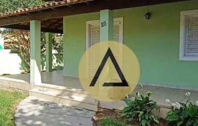 Imagem: A casa possui 3 Dormitórios, 2 Banheiros, 1 Vaga na garagem